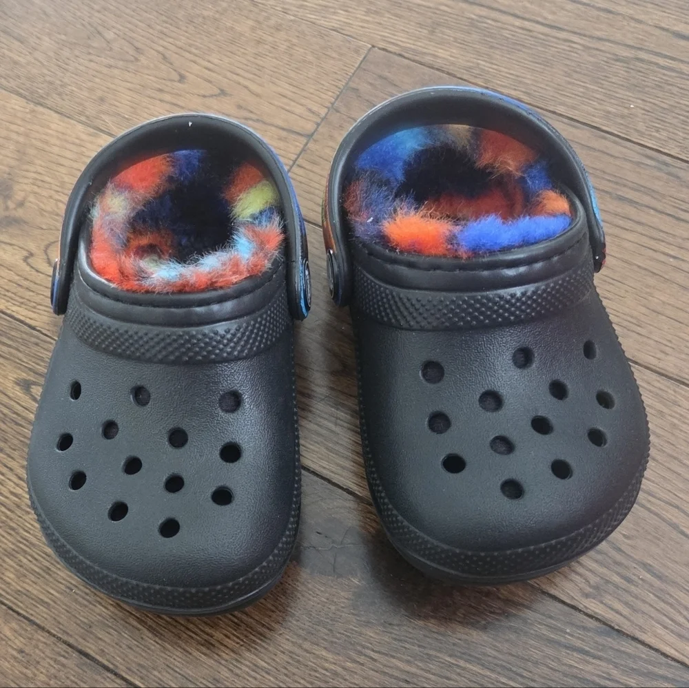 Crocs For Toddler Black With Multi Color Faux Fur Lining Size 5